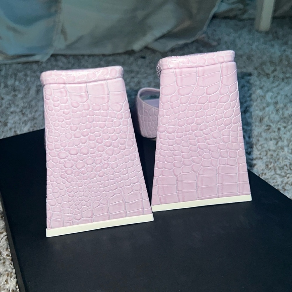 The Attico Lavender Sandals - Picture 4 of 6